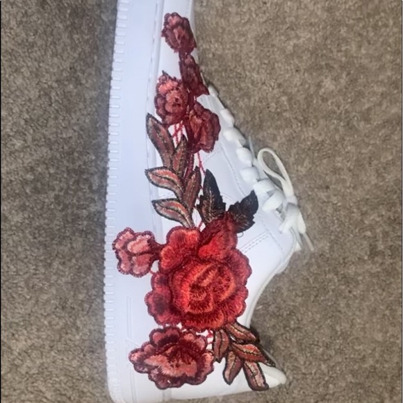 Custom shoes - Picture 2 of 3